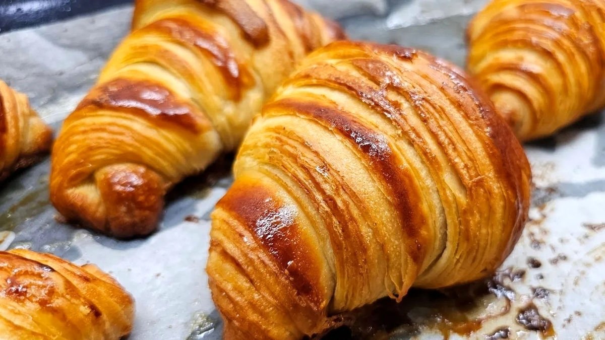 Круассан: история, культура и искусство французской выпечки